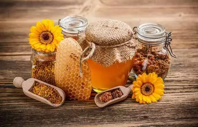 O mel é un remedio útil e saboroso que pode aumentar a potencia masculina